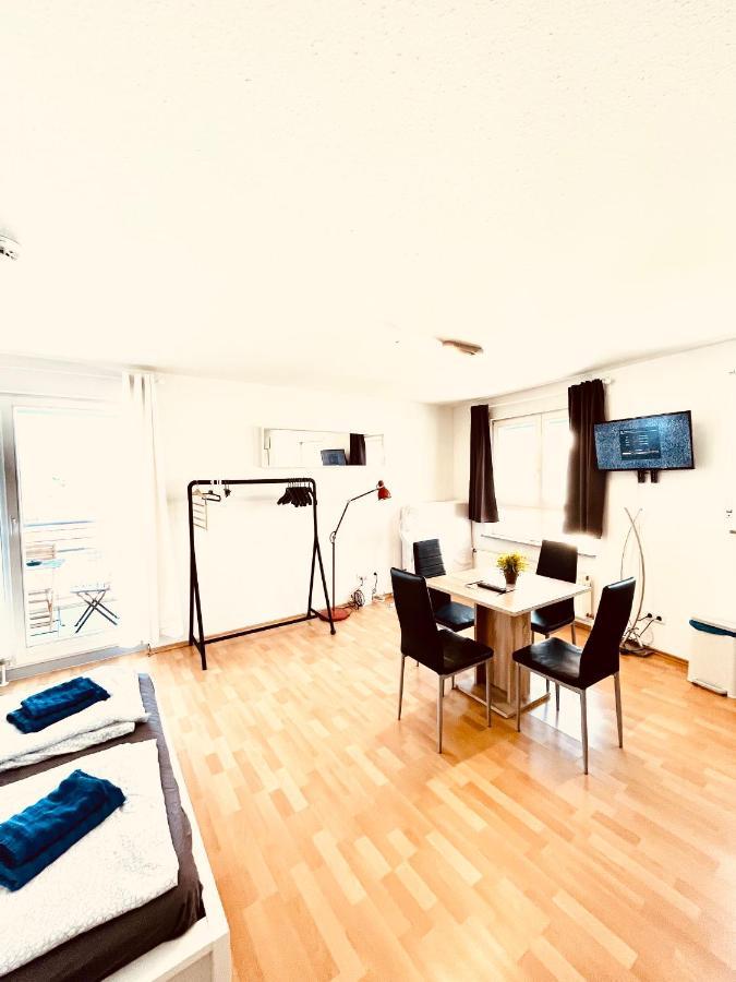 Outletcity Apartment Ferienwohnung Metzingen Metzingen  Exterior photo