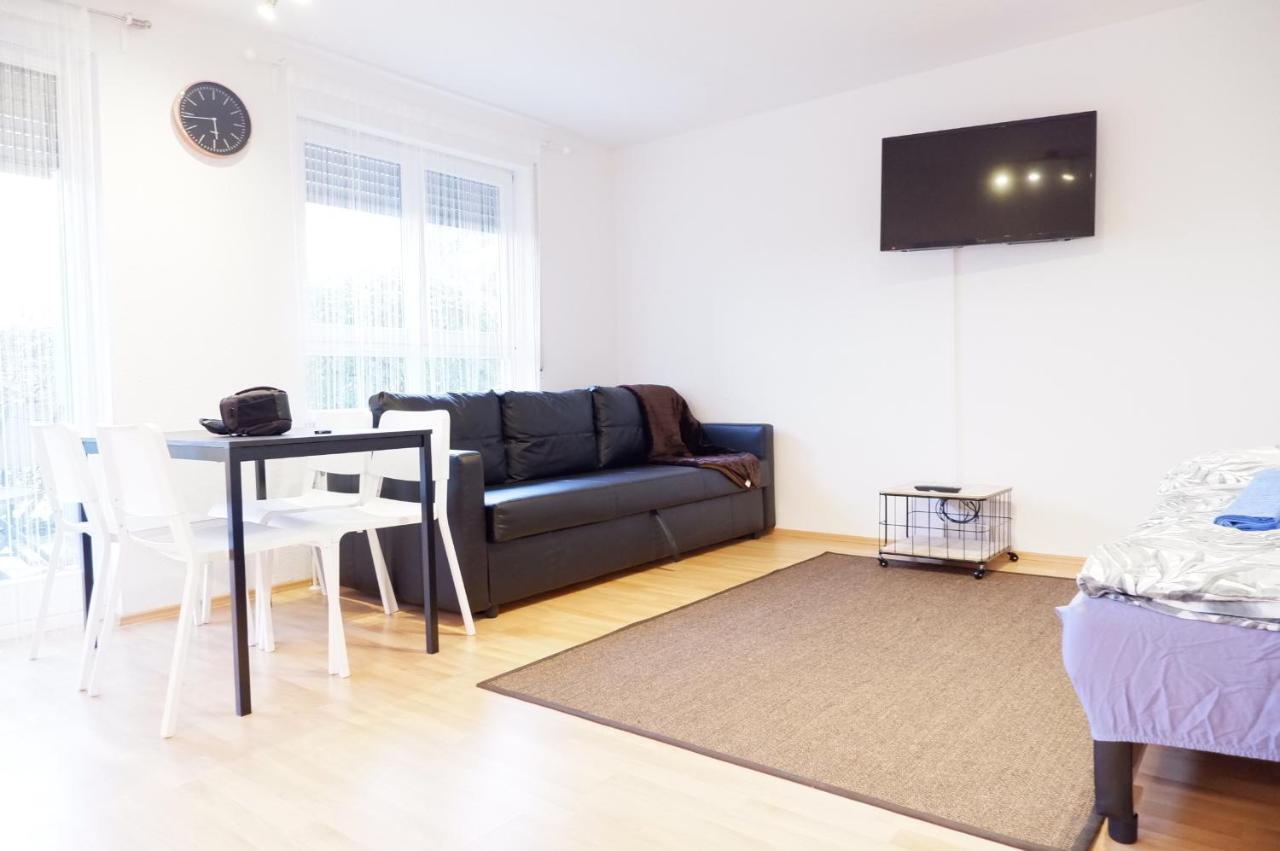 Outletcity Apartment Ferienwohnung Metzingen Metzingen  Exterior photo
